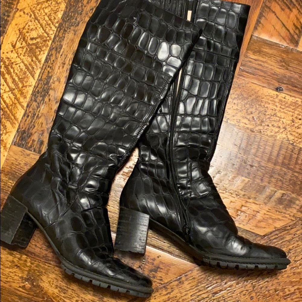 Via Spiga black boots